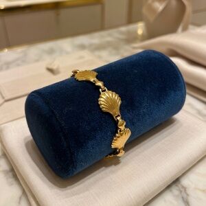 Vintage AVON Gold Tone Seashell Link Bracelet Nautical Scallop Shell Jewelry 7"